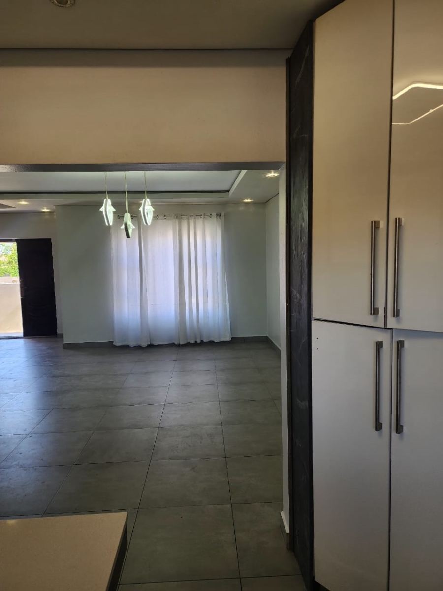 4 Bedroom Property for Sale in Flamwood North West